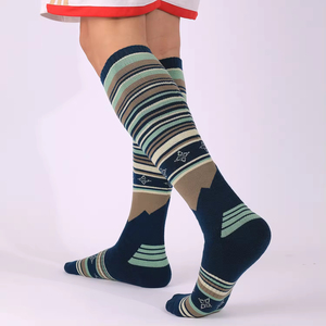 Chaussettes de ski en laine mérinos hautes jusqu'au genou, épaisses, avec semelles en tissu éponge, respirantes et anti-transpiration pour adultes et jeunes, pour la randonnée en plein air et la neige - Product Image 4