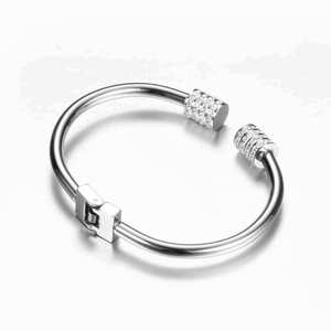 Bracelet tendance pour femme en acier inoxydable plaqué or 18 carats, ouvert, incrusté de diamants de 4 mm, bijou cadeau - Product Image 5