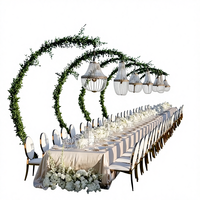 LEDA Nouvelle Arrivée Lustre de Mariage Professionnel en Métal Robuste et Moderne avec Support au Sol et Arche Semi-Circulaire en Cristal