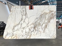 Marbre Calcite Moderne Calacatta Gold à Veines Épaisses, Grandes Dalles Polies Imperméables pour Mur, Usage Extérieur, Blanc Doré