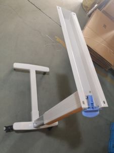 Mesa Auxiliar Metálica GINEE para Cama de Hospital con Esquinas Redondeadas y Superficie Ignífuga para Cuidado del Paciente - Product Image 6