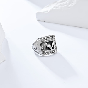 Anillo Cuadrado con Diseño de Águila para Hombre, Acero Inoxidable con Incrustaciones de Oro, Joyería de Moda para Fiestas - Product Image 4