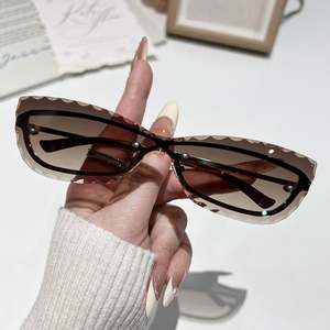 Gafas de Sol de Moda Vintage 2025 con Logotipo Personalizado, Lentes con Degradado, Protección UV400, Sin Montura, Estilo Ojo de Gato para Mujer - Product Image 3