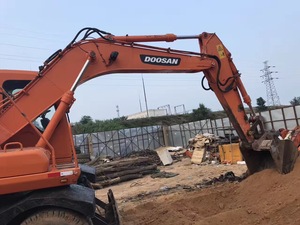 Pelle pelleteuse multifonctionnelle sur chenilles originale de la Corée DOOSAN DH150 Hyundai à haut rendement en bon état d'occasion en vente - Product Image 3