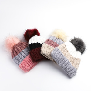 Vente en gros de bonnets d'hiver en <span class=keywords><strong>tricot</strong></span> jacquard de haute qualité bonnets à <span class=keywords><strong>pompon</strong></span> personnalisés en acrylique - Product Image 1