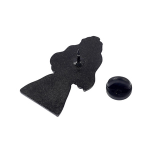 Distintivo in metallo con personaggi dei cartoni animati: Sposa Zombie, <span class=keywords><strong>Jason</strong></span> e il cane della famiglia - Spilla da bavero in lega smaltata - Product Image 5