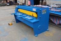 Nouvelle cisaille électrique à plaques en acier de 1,5 mm QC11-1.5X1300 avec moteur et PLC pour la découpe de tôles