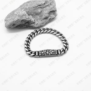 Pulsera de Acero Inoxidable con Eslabones Cubanos y Acabado Mate Vintage, Diseño de Cadena Resistente, Joyería de Estilo Gótico Punk para Hombre - Product Image 5