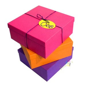 ชุดกล่องของขวัญสี่เหลี่ยมซ้อนสีสันสดใสสำหรับทุกโอกาส - Product Image 2