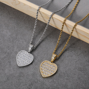 Colgante de hip-hop en forma de corazón, accesorios de cobre con circonita, collar de amor, colgante redondo multicapa de circonita para combinar. - Product Image 1