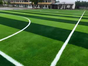 Gazon synthétique durable et écologique en <span class=keywords><strong>rouleau</strong></span> pour terrain de football, <span class=keywords><strong>pelouse</strong></span> artificielle de qualité professionnelle pour l'extérieur et la cour - Product Image 3