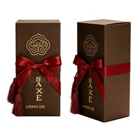 Boîte cadeau rigide écologique personnalisée pour saké avec pompon rouge, motif nuage chinois, emballage de luxe pour bouteille unique de saké, vodka, soda