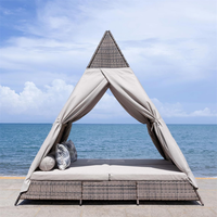 Luxuriöses PE-Rattan-Teepee-Sonnenbett, dreieckiges Schattenzelt, Lounge-Bett, Outdoor-Korb-Tagesbett