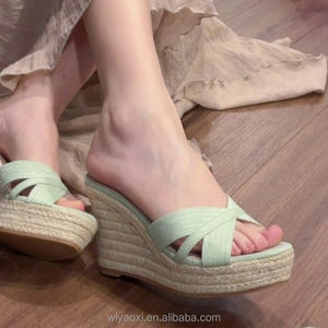 Sandalias de Plataforma para Mujer, Chanclas de Verano, Estilo Europeo Americano, Talla Grande, Punta Redonda, Chanclas con Brillantina A20 - Product Image 1