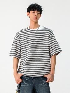 Camiseta de Manga Corta Holgada para Hombre, Estilo Retro Japonés, Tendencia Moderna, Textura Pesada de 310g, Rayas en Contraste, 100% Algodón - Product Image 3