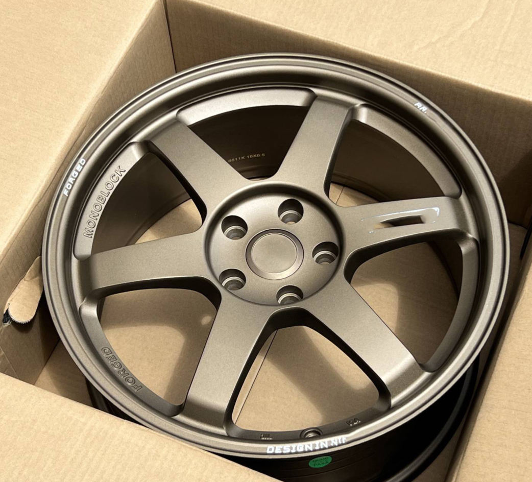 สีน้ำตาล