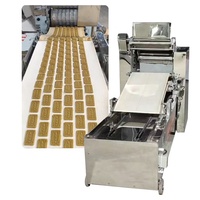 Ligne de production de petits biscuits croustillants Cookie aux noix Gâteau de riz Collations Découpe de moules Formant le prix de la machine