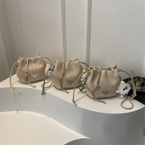 Nuova Borsa a Tracolla Estiva 2024 in Paglia Intrecciata con Grande Capacità, Chiusura a Coulisse e Catena - Product Image 4