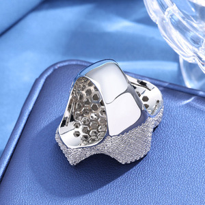 แหวนพระเยซูแบบ Iced Out ประดับเพชร VVS มอยส์ซาไนต์ เงินแท้ 925 ดีไซน์ฮิปฮอป วิบวับ ผ่านการทดสอบเพชร ได้รับการรับรองจาก GRA เครื่องประดับสุดหรู - Product Image 3