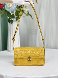 Sac bandoulière jaune en cuir de crocodile 100% avec fermeture à cadenas, bandoulière simple, sac à main pour femme pour un usage quotidien - Product Image 1