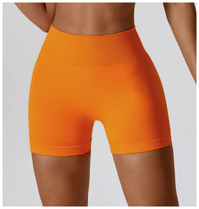 Active Wear Leggings de yoga sin costuras con fruncido en el trasero Pantalones cortos de gimnasio de nailon con patrón sólido - Product Image 6