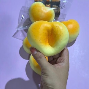 NUEVO Juguete Antiestrés de PU con Forma de Corazón Viral de Instagram, Regalo para Niños y Adultos, Juguete de Escritorio para Mejorar el Estado de Ánimo - Product Image 2