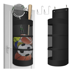 Bolsa de almacenamiento para equipo deportivo, organizador de puerta negro con bolsillos de malla para pelotas y raquetas - Product Image 1