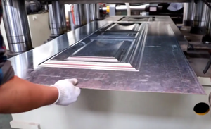 3000 tấn cửa thép tấm kim loại hình thành máy dập nổi ép thủy lực - Product Image 4