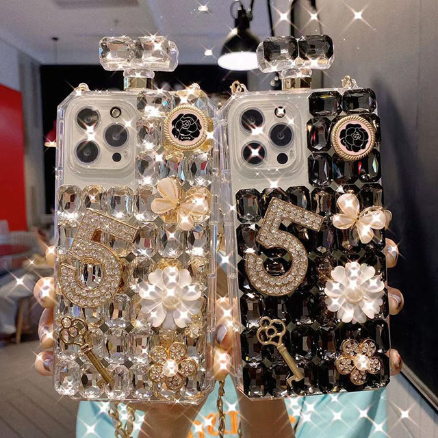 Luxury Rhinestone Diamond Phone Case for iPhone 15 Plus Perfume Bottle Shell With Lanyard Chain Strap Women Cases for iPhone 15