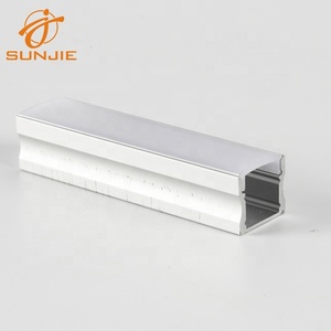 Profilé led en extrusion d'aluminium monté en Surface avec diffuseur de couverture noir - Product Image 6