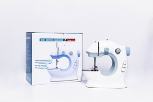 Máquina de Coser Mini Electrónica a Batería CE CB VOF <span class=keywords><strong>Fhsm</strong></span> 213 para Uso Doméstico, Motor de Una Sola Aguja (202 <span class=keywords><strong>Fhsm</strong></span>), Plástico Mejorado - Product Image 3