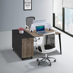 Silla de escritorio simple y moderna para el personal, combinación de muebles de oficina de doble asiento con mesa de pantalla de ordenador para personal o trabajadores de oficina - Product Image 1