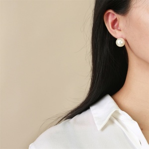 Boucles d'oreilles tendance en argent sterling 925 plaqué or avec perles pour femme - Product Image 2