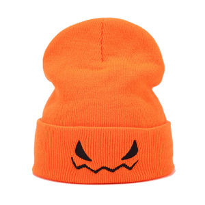 Berretto in maglia arancione ricamato di zucca di Halloween per uomo donna divertente cappello Pullover in filato - Product Image 4
