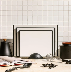 Ensemble de 3 planches à découper en plastique de qualité alimentaire passe au lave-vaisselle avec poignée pour la cuisson des aliments, de la viande et des fruits, de la cuisine et du camping - Product Image 1
