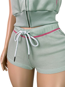 Nouveauté : Ensemble deux pièces en maille gaufrée pour <span class=keywords><strong>femme</strong></span> – Haut à capuche zippé à manches courtes et short assorti - Product Image 6