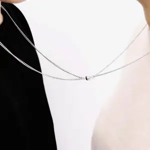 Colliers assortis pour couples, bijoux pour lui et elle, collier avec pendentif cœur magnétique pour couples, romantique - Product Image 1