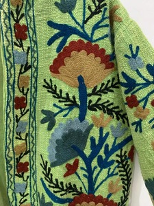 Chaqueta de algodón Suzani hecha a mano india, Chaqueta corta bordada a mano, abrigo Unisex, Chaqueta corta Suzani hecha a mano - Product Image 2
