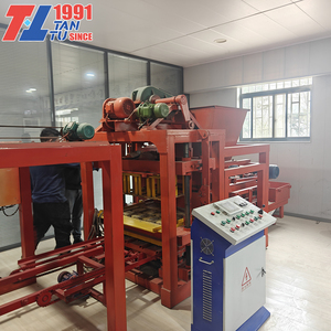 Machine de fabrication de moules modifiés pour blocs creux, blocs pleins et blocs de toiture en béton mobile TT4-45, fabricant en Chine - Product Image 2