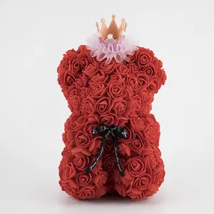 Venta caliente pequeña corona eterna encantadora flores artificiales Rosa oso para regalos del Día de San Valentín