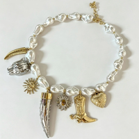 Collier tendance pour femme avec pendentif fleur en acrylique, breloques perles irrégulières, imitation perle et cœur en alliage – Bijoux et accessoires à la mode