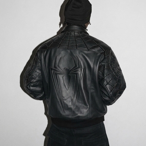 Chaqueta de Cuero Personalizada OEM de Alta Calidad, Estilo Hip Hop, Urbana, Bordada, Acolchada, Estilo Biker Y2K, para Hombre - Product Image 2