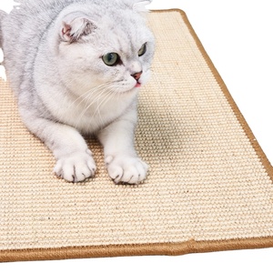 Meilleures ventes : Canapé pour chat classique en bois, multifonction, avec tapis à gratter en sisal naturel et lit de repos avec protection - Product Image 2