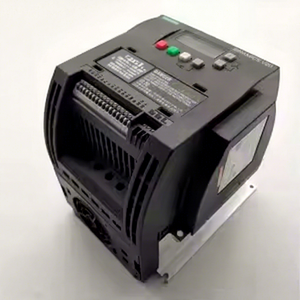 Variador de Frecuencia 6SL3210-5BB22-2UV1 2.2kW 200-240V 11A 4DI 2AI USS Modbus RTU IP20 Compacto - Product Image 1
