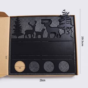 Portavelas Metálico con Diseño de Ciervos Navideños, 29cm x 29.5cm, Recubrimiento en Polvo Negro, Decoración de Pared - Product Image 3