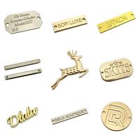 Étiquettes métalliques personnalisées pour vêtements, design tendance, lettres métalliques dorées mates, logo métallique pour abaya