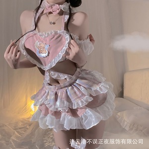 Ensemble de lingerie sexy et séduisant, mettant en scène une jolie et innocent serveuse-ours aux petits seins, parfait pour l'érotisme nocturne. - Product Image 3