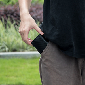 กระเป๋าสตางค์ Casekey Slim Minimalist คาร์บอนไฟเบอร์แบบป๊อปอัพ สมาร์ทวอลเล็ตแฟชั่นสำหรับผู้ชาย ป้องกัน RFID  วัสดุหนัง PU พร้อมช่องใส่บัตร - Product Image 3