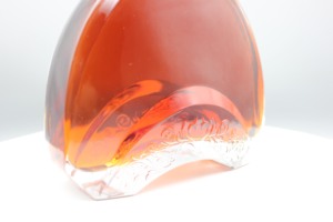 Botella Redonda de Vidrio para Licores de 50 <span class=keywords><strong>Cl</strong></span> a 70 <span class=keywords><strong>Cl</strong></span> con Corcho y Acabado Decorativo para Almacenamiento de Bebidas Alcohólicas - Product Image 5