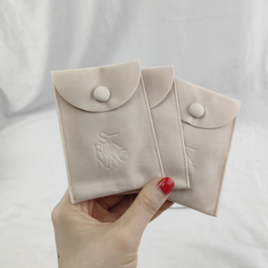 Bolsa de Embalaje de Joyería de Terciopelo con Solapa de Lujo y Botón a Presión, Bolsa de Microfibra con Logotipo Personalizado - Product Image 3